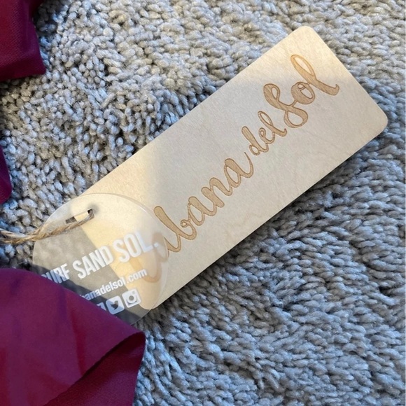 NWT Cabana Del Sol off the shoulder ruffle one piece swimsuit small - Picture 4 of 6